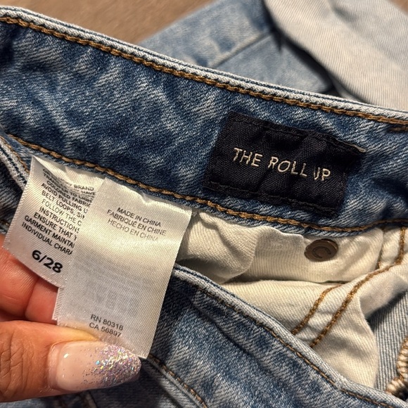 💚 Lucky Brand | The Roll Up - Light Blue Jean Shorts - distressed wash - 6 /28 - Picture 3 of 5